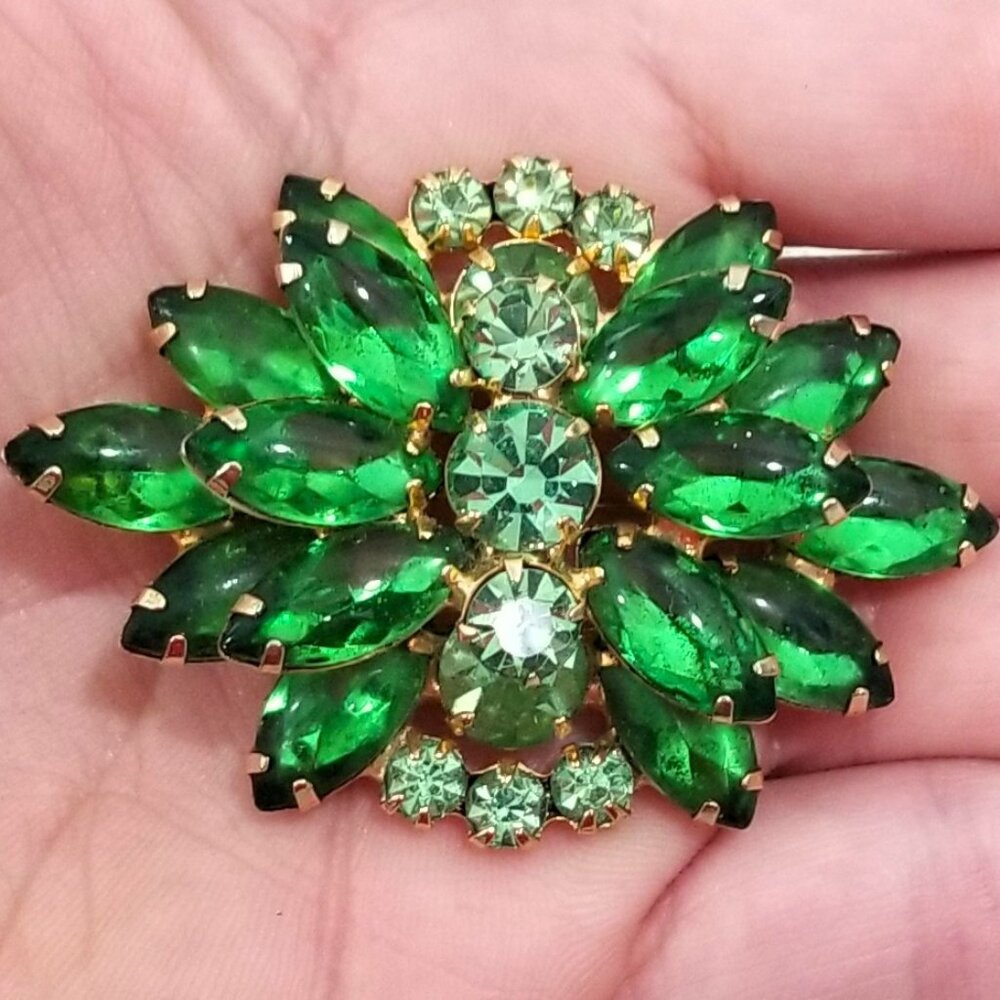 Vintage Green Glass Rhinestone Layered Brooch Gold Tone Navette Chaton